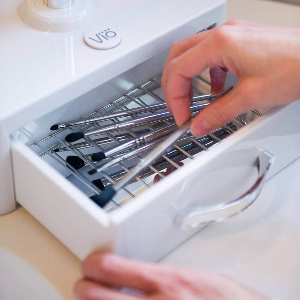 Vio-BeautyMirror-drawer